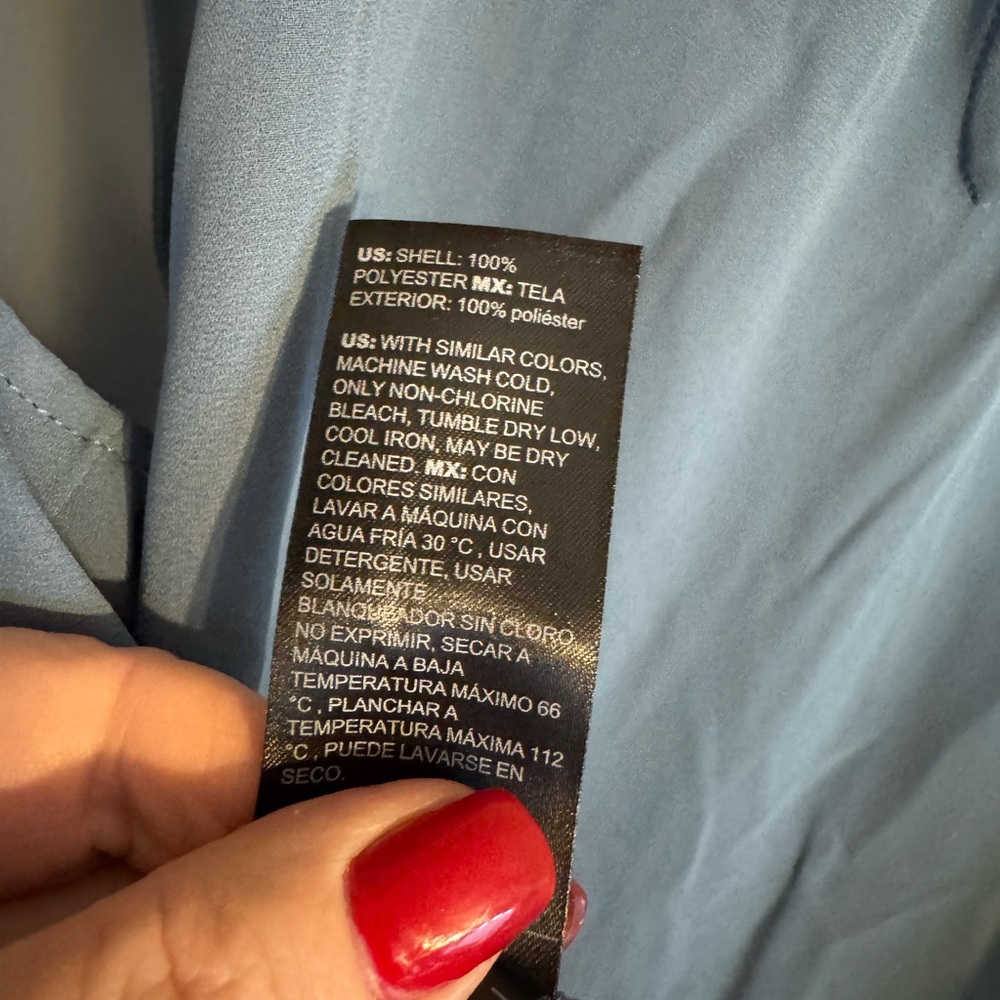 NWT WHBM  RETAIL:  $79   Twist Neckline Keyhole Shell XLARGE     #4 - Picture 11 of 11